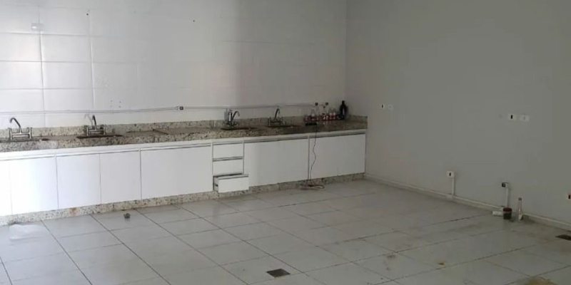 RUA DOS VIAJANTES, 163 - CENTRO. FORMIGA, 2 Rooms Rooms,1 BathroomBathrooms,Loja,Aluguel,1098