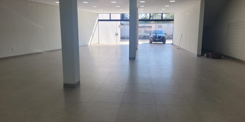 Rua Neném Belo, 88 - Quinzinho. Formiga, 4 Rooms Rooms,2 BathroomsBathrooms,Loja,Aluguel,1308