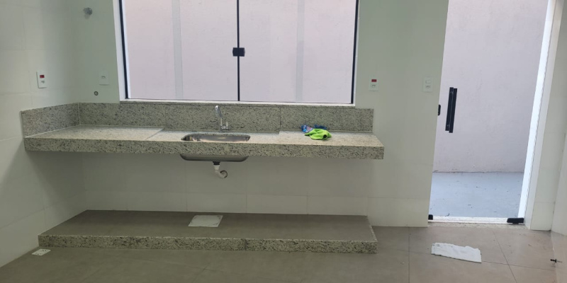 Rua Neném Belo, 88 - Quinzinho. Formiga, 4 Rooms Rooms,2 BathroomsBathrooms,Loja,Aluguel,1308