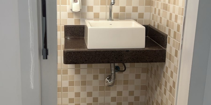 Rua Dr. Teixeira Soares, 284 - Centro. Formiga, 1 Room Rooms,1 BathroomBathrooms,Sala Comercial,Aluguel,Med Center,1313