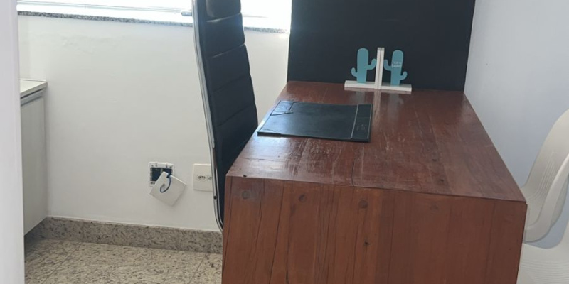 Rua Dr. Teixeira Soares, 284 - Centro. Formiga, 1 Room Rooms,1 BathroomBathrooms,Sala Comercial,Aluguel,Med Center,1313