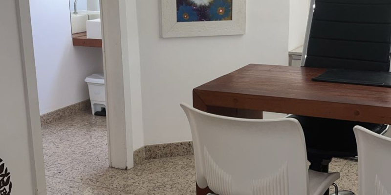 Rua Dr. Teixeira Soares, 284 - Centro. Formiga, 1 Room Rooms,1 BathroomBathrooms,Sala Comercial,Aluguel,Med Center,1313