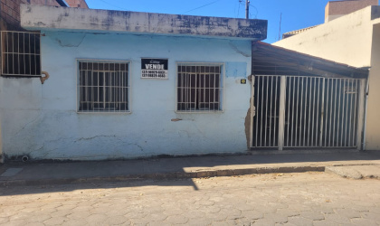 Avenida Olimpio Avelar, 50 - Vila Irba. Formiga, 3 Bedrooms Bedrooms, ,1 BathroomBathrooms,Casa,Venda,1321