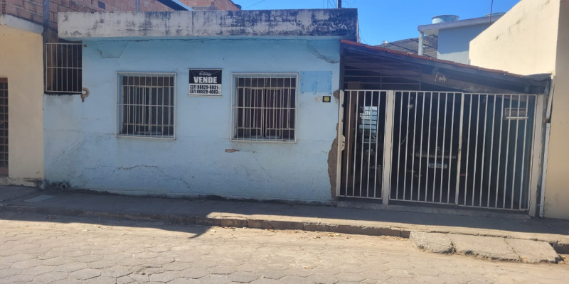 Avenida Olimpio Avelar, 50 - Vila Irba. Formiga, 3 Bedrooms Bedrooms, ,1 BathroomBathrooms,Casa,Venda,1321