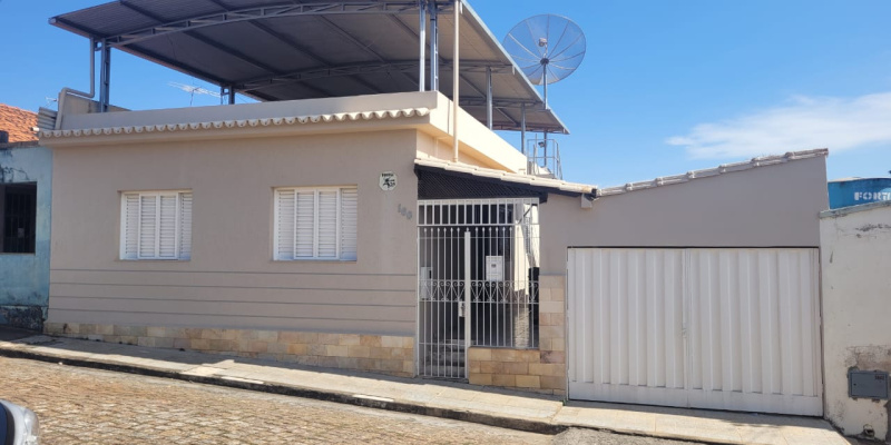 Rua Dr Donato de Andrade, 160 - Centenário. Formiga, 3 Bedrooms Bedrooms, ,3 BathroomsBathrooms,Casa,Aluguel,1324