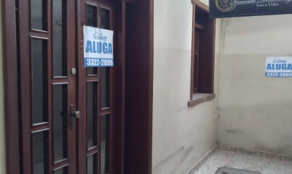 Rua Silviano Brandão, 178 - Centro . Formiga, 3 Rooms Rooms,1 BathroomBathrooms,Sala Comercial,Aluguel,1353