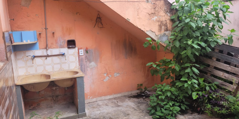 Avenida Rio Branco, 330 - Centro. Formiga, 3 Bedrooms Bedrooms, ,1 BathroomBathrooms,Casa,Aluguel,1385