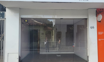 Rua General Carneiro, 66 - Centro. Formiga, 3 Rooms Rooms,1 BathroomBathrooms,Loja,Aluguel,1398