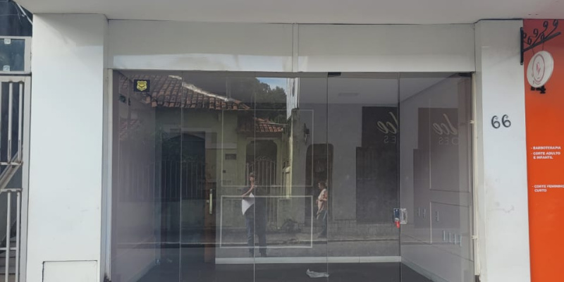 Rua General Carneiro, 66 - Centro. Formiga, 3 Rooms Rooms,1 BathroomBathrooms,Loja,Aluguel,1398