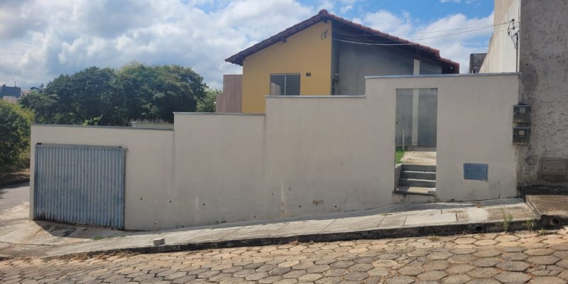 Rua Lúcia Terciliana de Castro, 15 - Bairro Santana. Formiga, 2 Bedrooms Bedrooms, ,1 BathroomBathrooms,Casa,Aluguel,1478