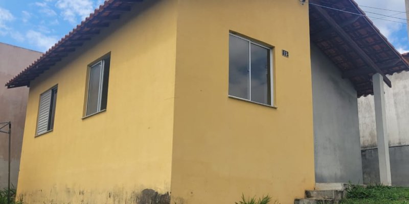 Rua Lúcia Terciliana de Castro, 15 - Bairro Santana. Formiga, 2 Bedrooms Bedrooms, ,1 BathroomBathrooms,Casa,Aluguel,1478